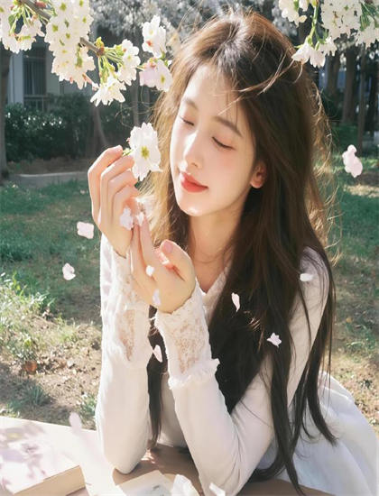 幕后探秘我厌恶初恋的原因：冲突的戏剧张力与情节推进 感受创作的魅力与挑战